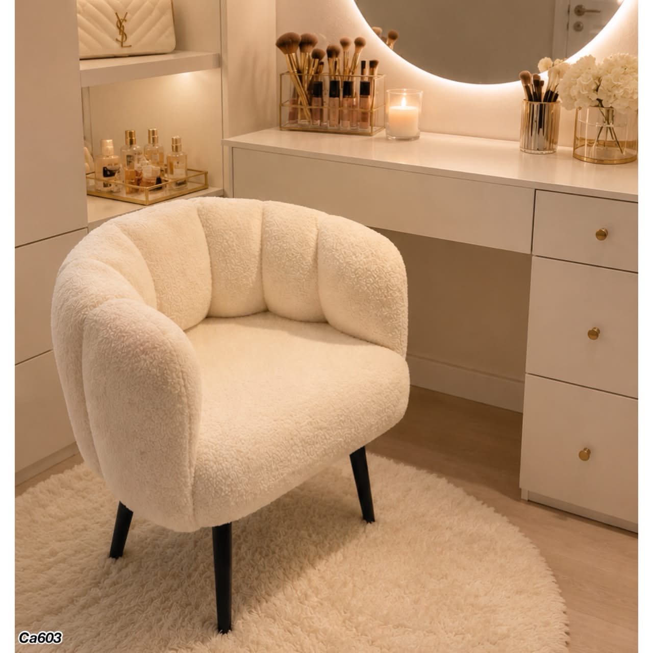 Silla poltrona boucle blanco patas negro 75cm* 60cm* 72cm